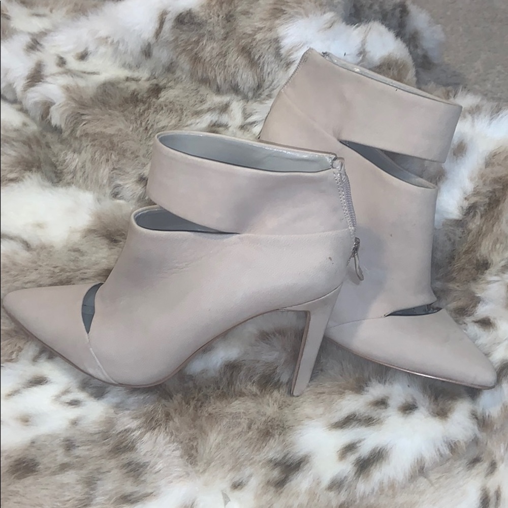 Sexy nude BCBG stilettos
